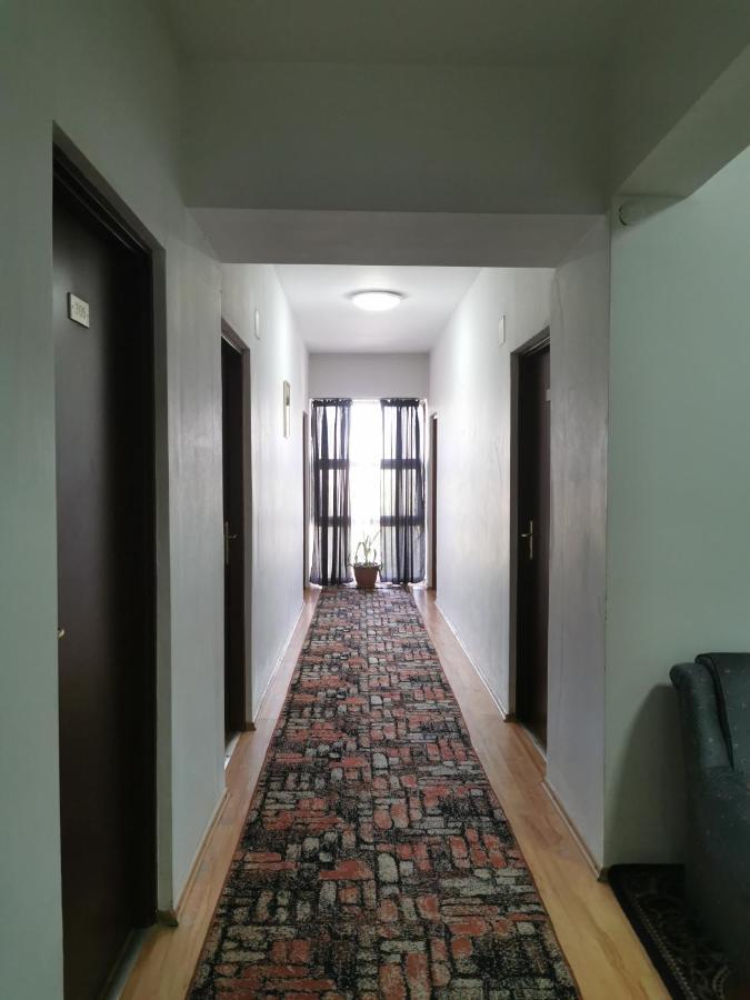 Hotel Unirea ฟอคชานิ ภายนอก รูปภาพ