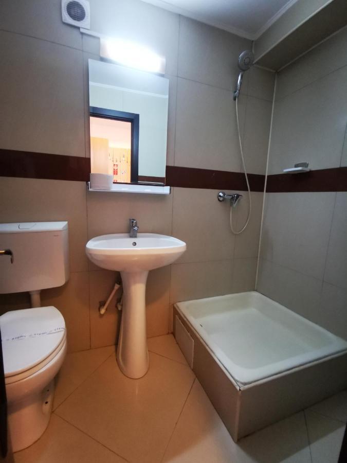 Hotel Unirea ฟอคชานิ ภายนอก รูปภาพ