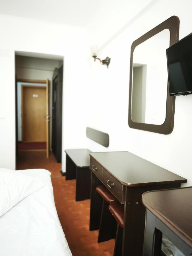 Hotel Unirea ฟอคชานิ ภายนอก รูปภาพ
