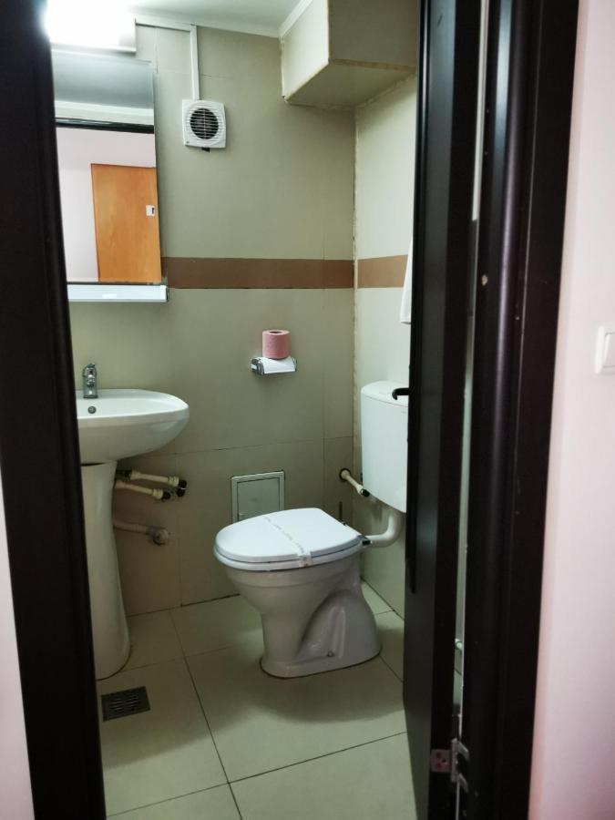 Hotel Unirea ฟอคชานิ ภายนอก รูปภาพ