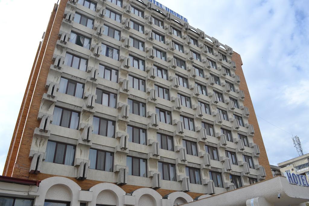 Hotel Unirea ฟอคชานิ ภายนอก รูปภาพ